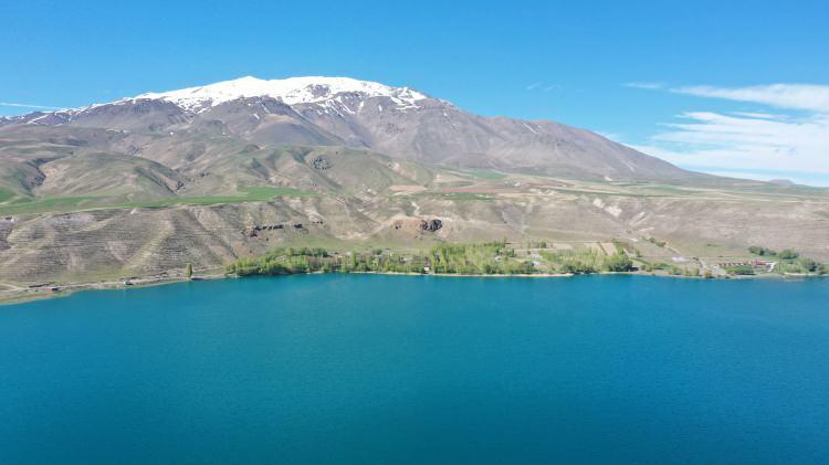 <p>Turistler güzellik, doğallık, rahatlık ve doğa ister. Bölgemize gelen ziyaretçiler doğa ile baş başa zaman geçirebilir, kafasındaki problemlerden kurtularak güzel bir tatil deneyimi yaşar. Buraları görenlerin bir daha unutmayacağına inanıyoruz. Tatil bölgeleri yaz döneminde çok kalabalık oluyor. </p>
