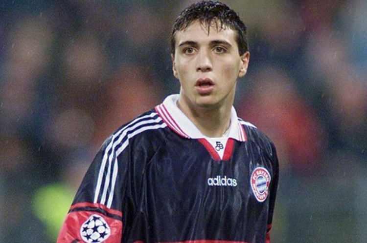 <p>BERKANT GÖKTAN | 2001 | BAYERN MÜNİH |<br />
<br />
Galatasaray ve Beşiktaş formaları da giyen Berkant Göktan, 2001'de Bayern Münih A takımı ile Bundesliga'da ve Şampiyonlar Ligi'nde birer maça çıktı. Göktan, Bayern ile Bundesliga şampiyonluğu yaşadı.</p>
