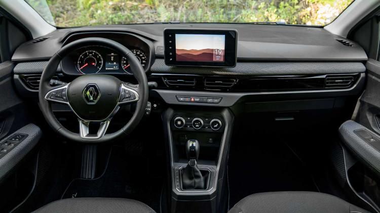 <p>Renault Grubu’nun CMF-B modüler platformunda üretilen Taliant, X-Tronic şanzıman, kör nokta uyarı sistemi, kablosuz Apple Car Play, 8 inç dokunmatik multimedya ekranı ve elektrikli park freni gibi özelliklerle geliyor. Araç, Joy ve Touch donanım seviyeleriyle alınabilecek. </p>
