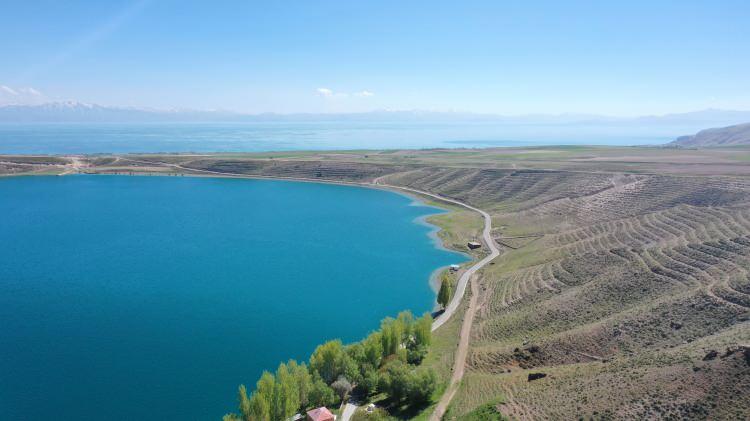 <p>Üstündeki perdeyi kaldırdığımızda turizmi ilgilendiren muhteşem bir destinasyon olduğunu göreceğiz ve yaşayacağız." dedi.</p>

<p> </p>
