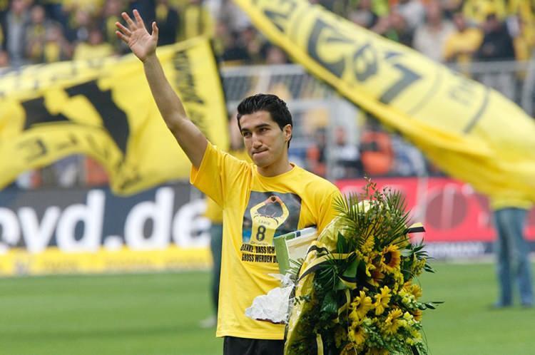 <p>NURİ ŞAHİN | BORUSSIA DORTMUND | 2011 |<br />
<br />
Borussia Dortmund altyapısında yetişen Nuri Şahin, 2011'de takımıyla Bundesliga'da zafere uzandı.</p>
