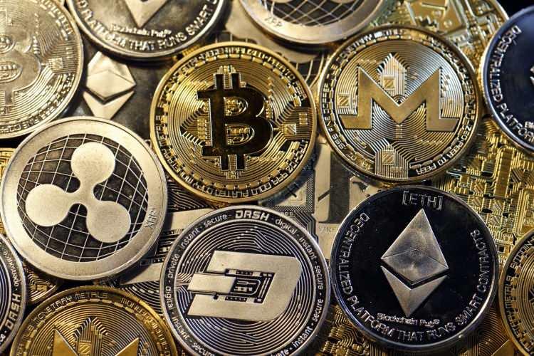 <p>"Eski Google çalışanı Michael Levin, Bitcoin’in büyüme hızına ilişkin verileri masaya yatırdı ve hem büyüme hızının hem de hayatımıza entegre olma hızının PayPal, Internet ve mobil telefonlardan daha hızlı olduğunu ortaya koyan bir araştırma yayınladı. Verilere bakıldığında şuan 135 milyon olan kullanıcı sayısının 2025’e gelindiğinde 1 milyar olacağı tahmini dikkat çekiyor. Böyle olursa, kripto paraların hacmen genişlemesi beklenebilir."</p>
<p>"Eski Google çalışanı Michael Levin, Bitcoin’in büyüme hızına ilişkin verileri masaya yatırdı ve hem büyüme hızının hem de hayatımıza entegre olma hızının PayPal, Internet ve mobil telefonlardan daha hızlı olduğunu ortaya koyan bir araştırma yayınladı. Verilere bakıldığında şuan 135 milyon olan kullanıcı sayısının 2025’e gelindiğinde 1 milyar olacağı tahmini dikkat çekiyor. Böyle olursa, kripto paraların hacmen genişlemesi beklenebilir."</p>