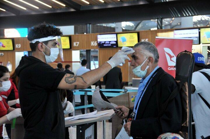 <p>Bilet işlemlerinin tamamlanmasının ardından 220 Avustralya vatandaşı dün akşam saat 23.00 sıralarında Quantas Havayolları'na ait özel seferle İstanbul'dan Darwin'e gitti.</p>