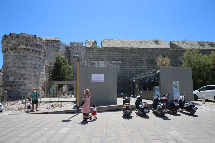<p>Bodrum Kalesi Sualtı Arkeoloji Müzesi Müdürü Hüseyin Toprak, AA muhabirine, Bodrum Kalesi'ndeki restorasyon ve teşhir çalışmalarında sona yaklaşıldığını söyledi.</p>
