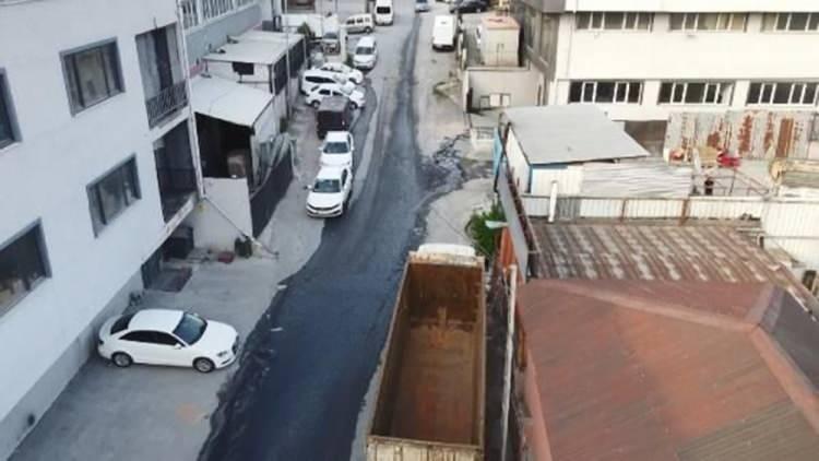 <p>İstanbu'da daha önce Haramidere'nin farklı renklere dönmesine neden olan atık su, Esenyurt'un Akçaburgaz Mahallesi'nde de bir sokağı doldurdu.</p>

<p> </p>
