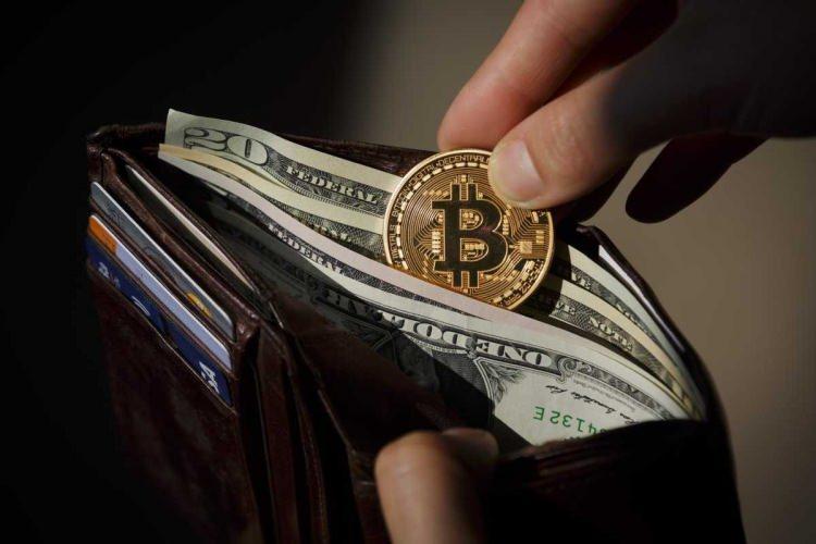 <p><strong>DOGECOIN DİRENDİ</strong></p>
<p>Ethereum'daki değer kaybı yüzde 11 ile mayısta Bitcoin'e göre düşük kalırken Binance Coin yüzde 41 düştü. </p>