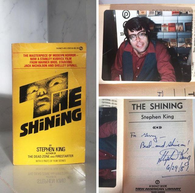 <p><span style="color:#0000CD"><strong>"Hayatım boyunca harcadığım en iyi 2 dolar. Satın aldığım kitapta Stephen King'in imzalasi ve fotoğrafı var."</strong></span></p>
<p> </p>