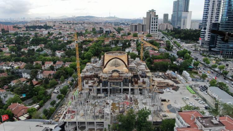 <p>TEMELİ 11 AY ÖNCE CUMHURBAŞKANI TARAFINDAN ATILMIŞTI</p>

<p> </p>

<p>Levent Büyükdere Caddesi üzerinde bulunan caminin temeli Cumhurbaşkanı Recep Tayyip Erdoğan tarafından 3 Temmuz 2020 tarihinde atılmıştı. </p>
