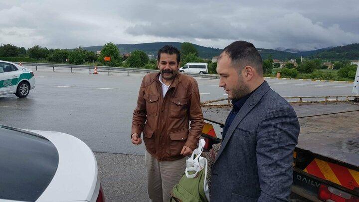 <p>Anadolu Otoyolu'nun Bolu kesiminde otomobilin bariyerlere çarpması sonucu MHP milletvekilleri Hasan Kalyoncu ile Yaşar Karadağ yaralandı. İki milletvekilinin de sağlık durumunun iyi olduğu bildirildi.</p>

<p> </p>
