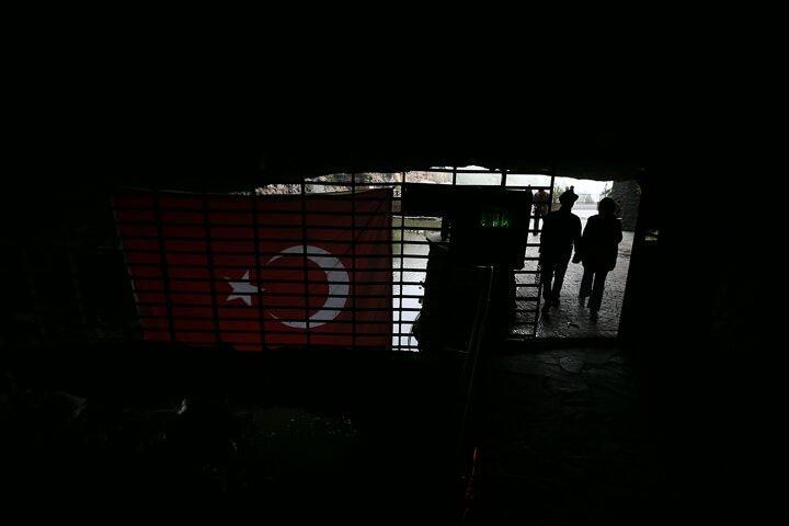 <p>Trabzon Büyükşehir Belediye Başkanı Murat Zorluoğlu, Karadeniz'in en önemli doğal ve turistik mekanlarından Çal Mağarası'nnı tabiat güzelliklerinin görülmeye değer olduğunu vurguladı.</p>
