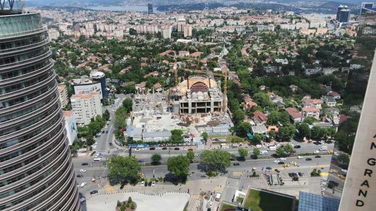 <p>Levent'te yapımına 11 ay önce  başlanan 20 bin kişi kapasiteli Barbaros Hayrettin Paşa Cami'nde kaba inşaatın yüzde 75'i tamamlandı. </p>
