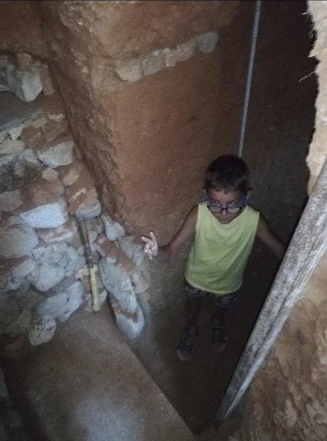 <p><strong>İspanya’nın Alicante bölgesindeki La Romana kasabasında yaşayan 14 yaşındaki Andres Canto, ebeveynleriyle tartıştıktan sonra evlerinin arka bahçesinde çukur kazmaya başladı.</strong></p>

<p> </p>
