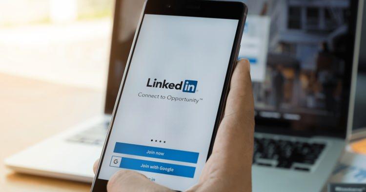 <p>LinkedIn - 72%</p>
