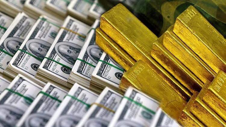 <p>Bu hafta ABD doları 8.81 ile tarihi rekor seviyesini gördü. Euro da en yüksek 10.76'yı gördü ve tarihi zirvesini daha da yukarı taşıdı.</p>
