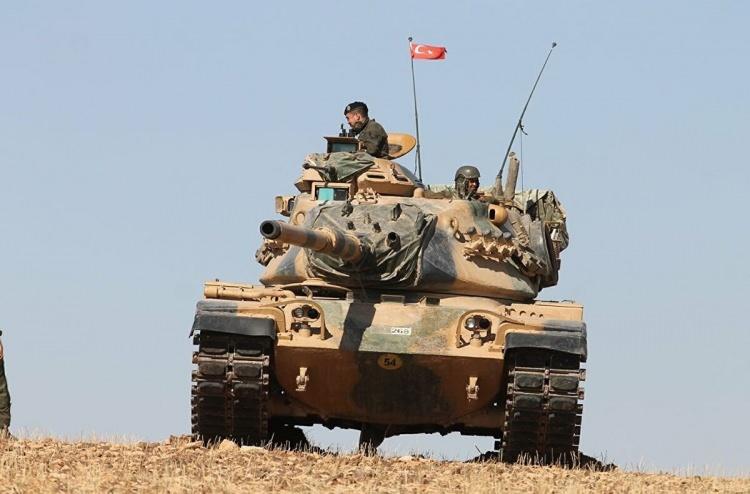 <p>The National Interest'in aktardığı habere göre, Yunanistan'ın Alman ve Amerikan menşeili 1341 tankı bulunurken buna karşılık Türkiye'nin savaş gücü olarak 3 bin tankı bulunuyor. Ayrıca Türkiye envanterindeki tankların bir kısmını kendi üretiyor.</p>

<p> </p>
