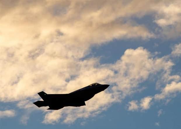 <p>İskandinav ülkesinin bir adet F-35 jeti satın almak yerine aynı paraya 22 adet Bayraktar TB2 alabileceğini beliten Toje, 5 milyon Norveç Kronu (5 milyon TL) fiyatı olan SİHA'ların Dağlık Karabağ savaşında Ermenistan ordusunu darmadağın ettiğini hatırlattı.</p>

<p> </p>
