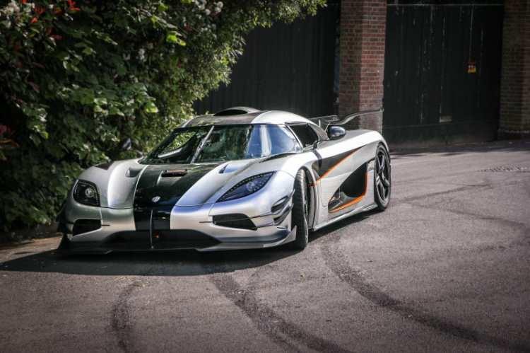 <p><strong>Koenigsegg One: 2 Milyon Dolar</strong></p>

<p> </p>

