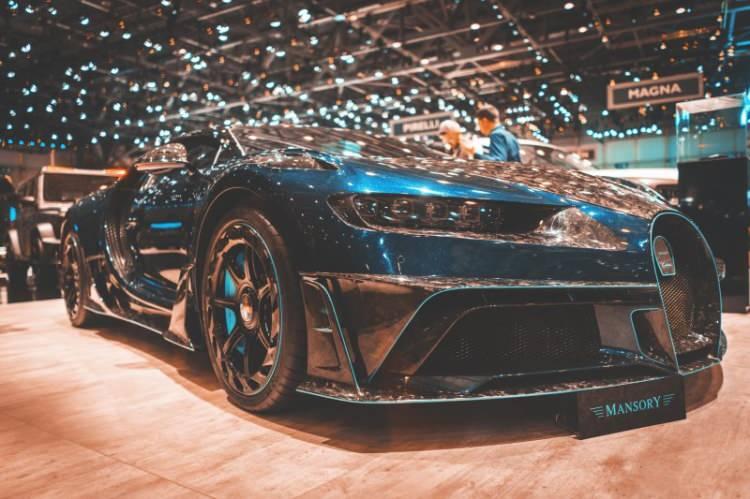 <p><strong>Bugatti Chiron: 2.5 Milyon Dolar</strong></p>
<p> </p>