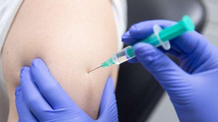 <p>Danimarka, Finlandiya, Fransa, Almanya, İsveç, Norveç ve İspanya gibi birçok Avrupa ülkesi, ilk doz AstraZeneca aşısı olanlara ikinci dozda BioNTech veya Moderna aşısı uyguluyor.</p>
<p> </p>