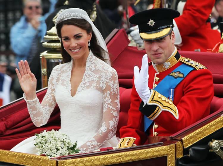<p>Nicholl, The Making of a Royal Romance adlı kitabında Prens William'ın hazır olduğunu hissetmeden önce evliliğe adım atmayacağına yemin ettiğini belirtti.  Prens Charles ve Prenses Diana'nın evliliklerinden olumsuz etkilenen William'ın evliliği bu yüzden düşünmediğini iddia etti. </p>
