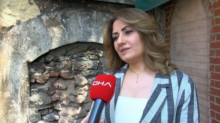<p>Kapı Ağası Hüseyin Bey tarafından 1503’de inşa ettirilen Çardaklı Hamamı’nın kapısına 1970’lerin başında kilit vuruldu. Bakımsızlıktan harabeye dönen Kadırga’daki hamamın durumu, 2015’te Uluslararası Anıtlar ve Sitler Konseyi Türkiye Milli Komitesi (ICOMOS) tarafından koruma kuruluna iletildi.</p>
