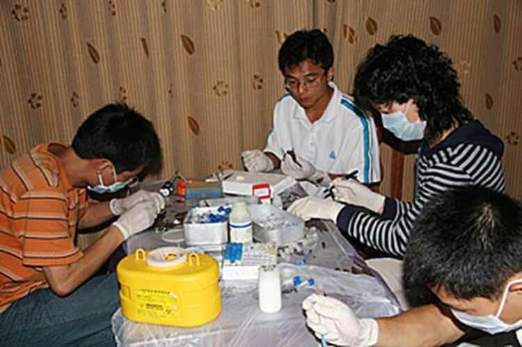 <p>Salgının başından beri tüm gözlerin çevrildiği laboratuvardaki araştırmacılar, yeni çalışmanın sonucunu yarasalardan keşfedilen koronavirüs türlerinin şimdilik sadece buzdağının görünen bir kısmı olabileceğini kaydediyor.</p>
