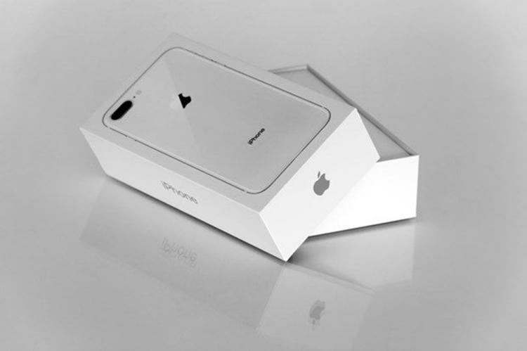 <p>Apple'ın tedarik hattı üzerinde yapılan inceleme sonrası ortaya çıkan detay şirketin yeni iPhone'larda enerji tasarrufunu artıracak bir ekran tercih edeceğini ortaya koyuyor.</p>
<p> </p>