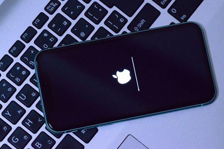 <p>Halihazırda Galaxy S21 ve OnePlus 9 Pro'da LTPO ekranlar kullanılıyor. Bu nedenle eğer Apple bu ekranı kullansa bile Pro modellerinde tercih edecek denebilir.</p>
<p> </p>