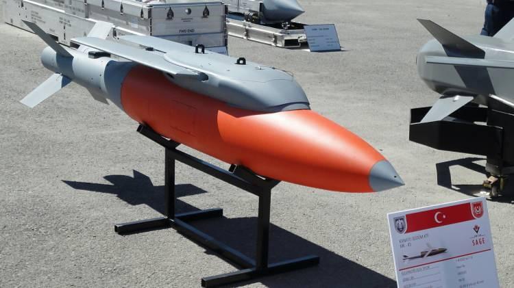 <p><strong>VAR OLAN TEKNOLOJİLERİN ÖTESİNE GEÇMEK</strong></p>
<p>TÜBİTAK SAGE Müdürü Gürcan Okumuş, ses üstü hızlarda 5 mach’a kadar olanların tanımlandığı süpersonik ve 5 mach ve üzerinin tanımlandığı hipersonik hızlarda mühimmatlar üzerinde çalıştıklarını açıkladı.</p>