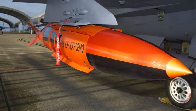 <p><strong>SAGE MÜDÜRÜ GÜRCAN OKUMUŞ’TAN</strong></p>
<p>- Ramjet ve scramjet geleceğin teknolojilerinden. Türkiye yakın zamanda ramjet (süpersonik) füze görebilir.</p>
<p>- GÖKTUĞ füzelerinin karadan atılarak hava savunmada kullanılabilmesi için çalışılıyor.</p>
<p>- AKINCI, AKSUNGUR gibi büyük İHA’larda tüm yerli ve milli mühimmatlarımızı kullanma imkanımız var. Kanatlı Güdüm Kiti, Sarb83 (sığınak delici), SOM, GÖKTUĞ füzeleri.</p>
<p> </p>