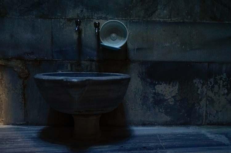 <p>Özgününde hamam olarak yapılmış ama şu anda fonksiyon değişikliğine uğramış hamamlar var. </p>