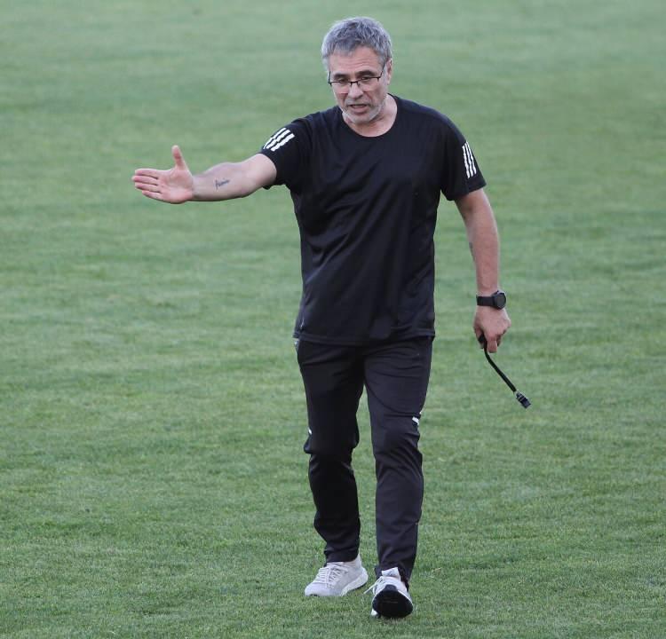 <p>ERSUN YANAL: BELÇİKA SÜRPRİZ YAPABİLİR</p>

<p>“A Ulusal Ekibimiz, uzun yıllar sonra birinci defa genç ve memleketler arası tecrübeye sahip oyunculardan konseyi bir yapılanmaya sahip. Takımımızdaki 16 futbolcu, Avrupa’nın 5 büyük futbol ülkesinde forma giyiyor. Turnuva için en büyük favorim Fransa. Belçika da sürpriz adayım.”</p>
