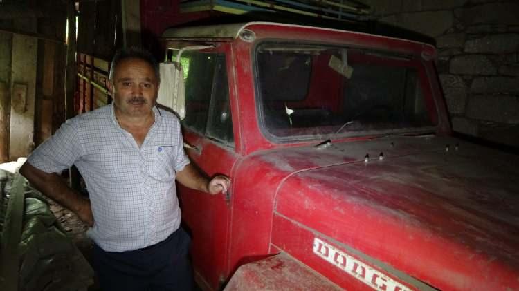 <p>Trabzon'un Şalpazarı ilçesinde Muhammet Gören, 46 yıl önce satın aldığı sıfır kamyoneti o dönemde oğullarının ehliyeti olmadığı için garaja kilitledi. </p>
