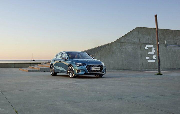 <p>A3 35 TFSI modellerinin Sportback gövde seçeneğinde ise 150 bin TL’ye 18 ay geri ödemede yüzde 0,99, faiz oranları sunuluyor. Kampanya kapsamında Audi Kasko ve Uzatılmış Garanti alınması gerekiyor. Yüksek kredi oranlarında cazip geri ödeme seçeneklerinin sunulduğu Haziran 2021 otomobil kampanyaları süresince; faiz oranları, kredi miktarına ve geri ödeme süresine göre sıfır faize kadar inebiliyor. Audi Finans işbirliğiyle gerçekleşen ve son derece uygun faiz koşullarının sunulduğu kampanya, Haziran ayının sonuna kadar devam edecek.</p>
