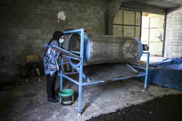 <p>Gürler, şu an yıllık 12 ton gübre elde ettiğini, solucan sayısını daha da arttırarak istediğini kaydetti.</p>