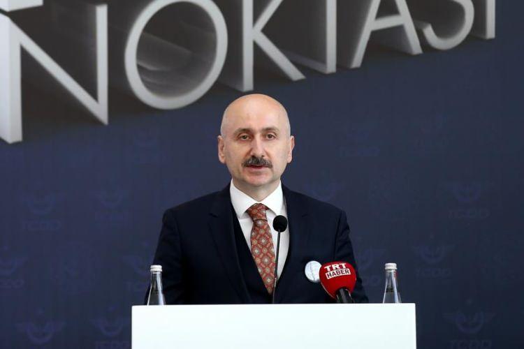 <p><span style="color:#000080"><strong>Ulaştırma Bakanı Karaismailoğlu, Kanal İstanbul ile birlikte Karadeniz'den akan nehirlerin Marmara'ya karışacağını ve güçlü akıntıyla deniz salyasının da önüne geçileceğini söyledi.</strong></span></p>
<p> </p>