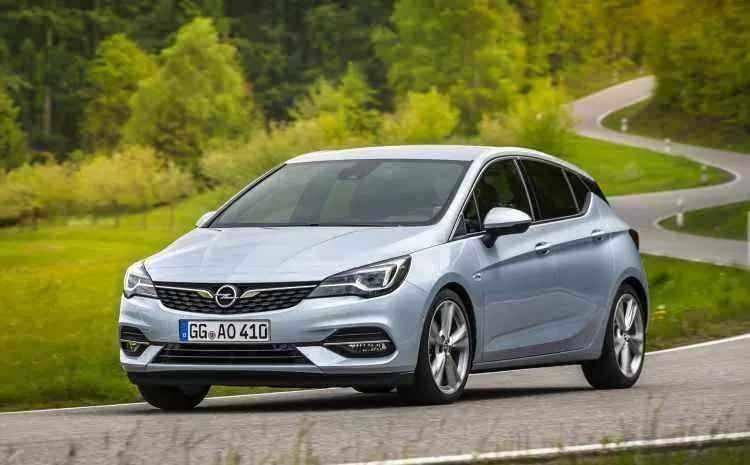<p>2 bin 989 ile Opel Astra, </p>