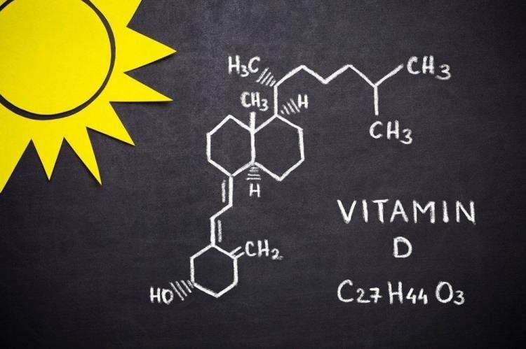 <p><strong>D VİTAMİNİN ETKİSİNİ ARAŞTIRMAK UZUN ZAMAN ALIR</strong></p>
<p>Bu nedenle, çalışmanın yazarları, "Dolayısıyla, D vitamininin etkisi sorusuna cevap vermenin en iyi yolu, randomize denemeler olacaktır, ancak bunlar karmaşıktır ve büyük kaynaklar gerektirir Aynı zamanda uzun zaman alır" değerlendirmesinde bulundu.</p>