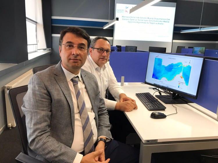 <p>Prof. Dr. Kavzoğlu, hava şartları ve kirletici etmenlerin etkisinin sürmesi durumunda haziran ayında deniz salyası alanlarının artabileceğini sözlerine ekledi.</p>