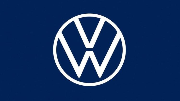 <p><strong>VOLKSWAGEN'İN YENİ LOGOSU</strong></p>

<p>VW Frankfurt Otomobil Fuarı öncesinde ID.3 adlı ilk elektrikli otomobilini resmi olarak tanıttı.</p>

<p>Alman otomotiv devinin elektrikli modellerinde kullanacağı yeni logosu da görücüye çıktı.</p>
