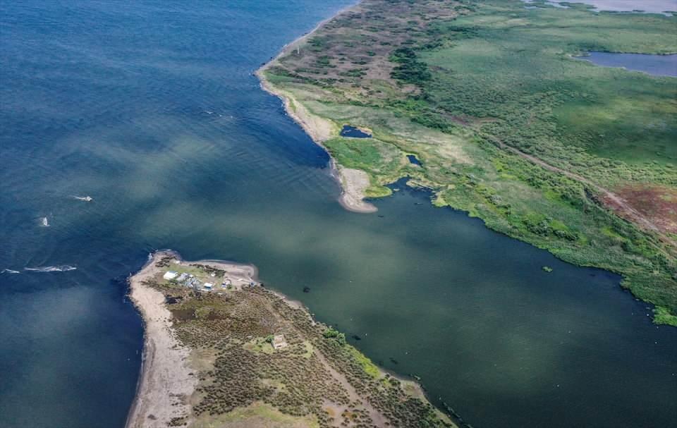 <p>Bu dereler yaklaşık 40 yıldır böyle kirli akıyor. Tüm bu kirlilikler Marmara Denizi'ne gidiyor." ifadesini kullandı.</p>
