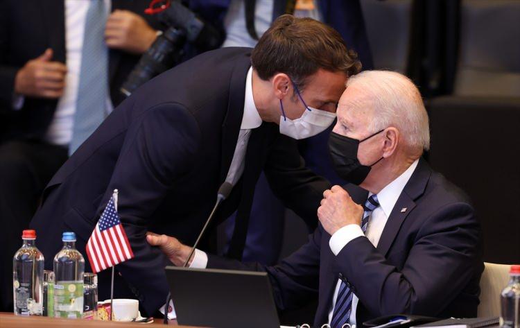 <p>Belçika'daki NATO Devlet ve Hükümet Başkanları Zirvesi kapsamında Brüksel'de bulunan Fransa Cumhurbaşkanı Emmanuel Macron (solda), ABD Başkanı Joe Biden ile toplantı öncesi sohbet etti.</p>
<p> </p>