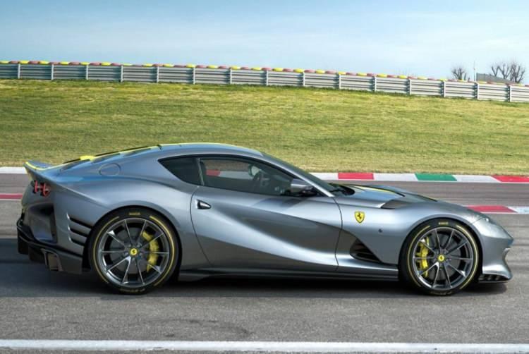 <p>Yapılan açıklamalarda bu özel versiyonun motoruyla ilgili bir bilgi verilmiyor. Ancak Ferrari V12 moturunu 830 beygir güce ulaştırdığını açıkladı.</p>