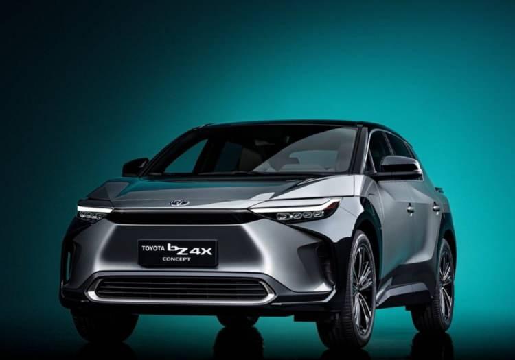 <p>Toyota, yeni elektrikli SUv modelini tanıttı. bZ4X olarak adlandırılan bu elektrikli SUV şimdilik konsept olsa da yakın gelecekse seri üretime geçmesi bekleniyor.</p>
