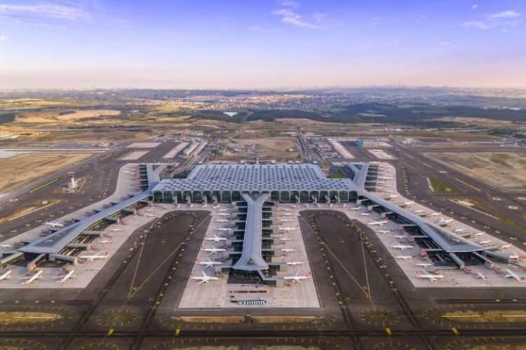 <p>Antalya Havalimanı 303 uçuşla on üçüncü sırada listeye girdi.</p>