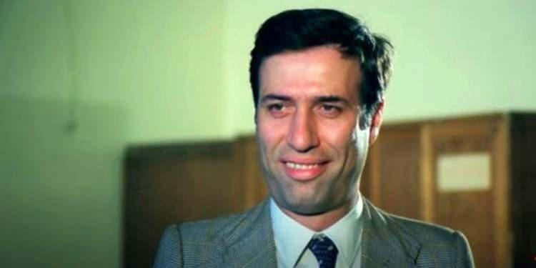 <p><span style="color:#0000CD"><strong>Bakın Kılıbık filminde Kemal Sunal'ın oğlu Erol'u canlandıran oyuncunun ablası usta isim kim...</strong></span></p>
<p> </p>