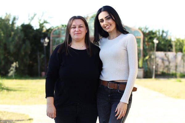 <p><strong>SELİN GEN&Ccedil; VE ANNESİ</strong></p>

<p>&nbsp;</p>
