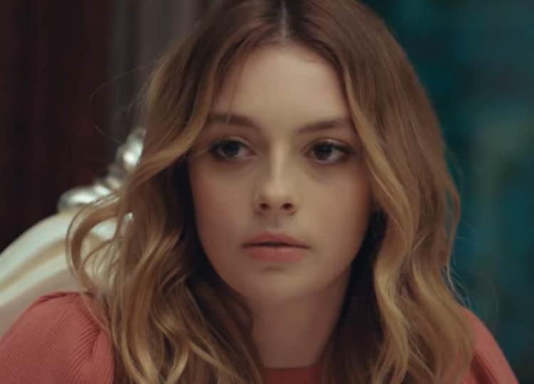 <p><strong>MELİS SEZEN</strong></p>
