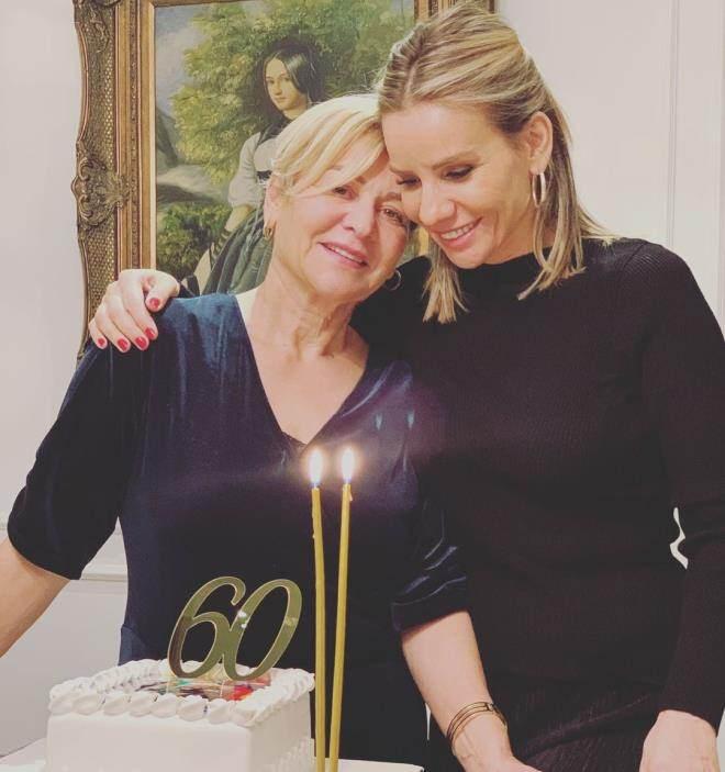 <p><strong>ESRA EROL VE ANNESİ</strong></p>

<p>&nbsp;</p>
