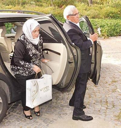 <p><strong>KENAN İMİRZALIOĞLU'NUN ANNE VE BABASI</strong></p>

<p>&nbsp;</p>

<p><strong>Yıldız ve Mustafa İmirzalıoğlu</strong></p>

<p>&nbsp;</p>
